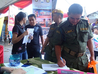 antara pengunjung yang hadir